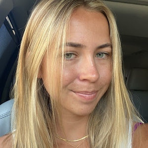 Meet your Posher, Natalie